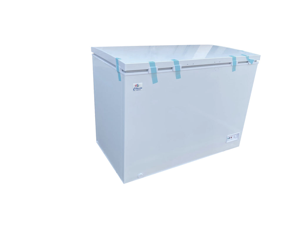 White Commercial Chest Freezer with Storage Baskets G342599