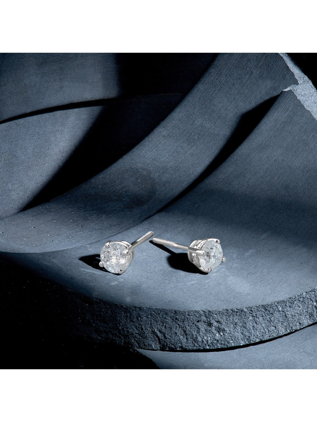 14kt White Gold Diamond Solitaire Stud Earrings X591