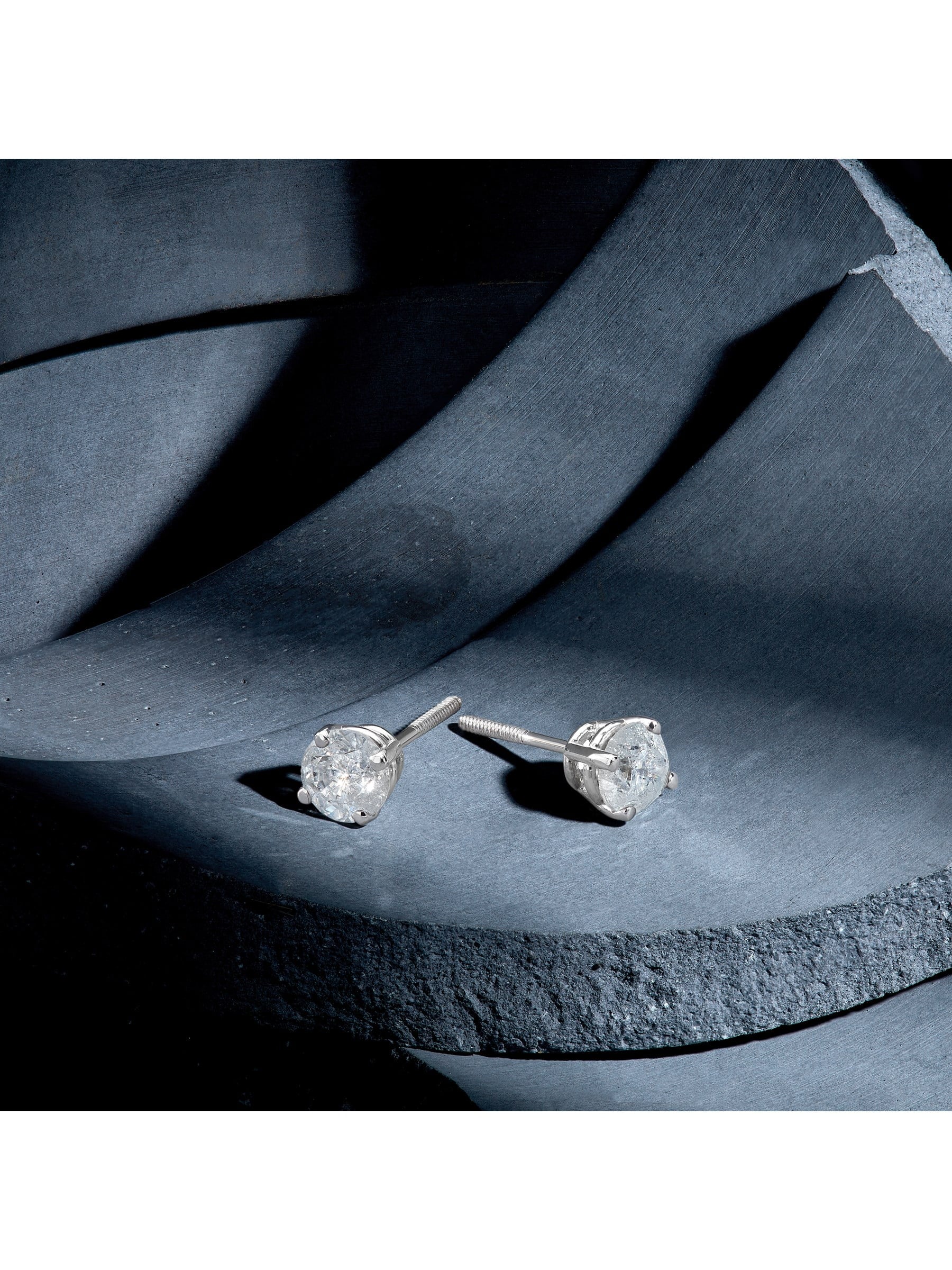 14kt White Gold Diamond Solitaire Stud Earrings X591