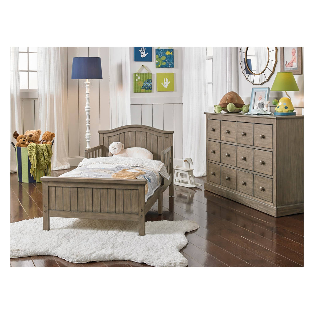 Vintage Grey Toddler Bed O160