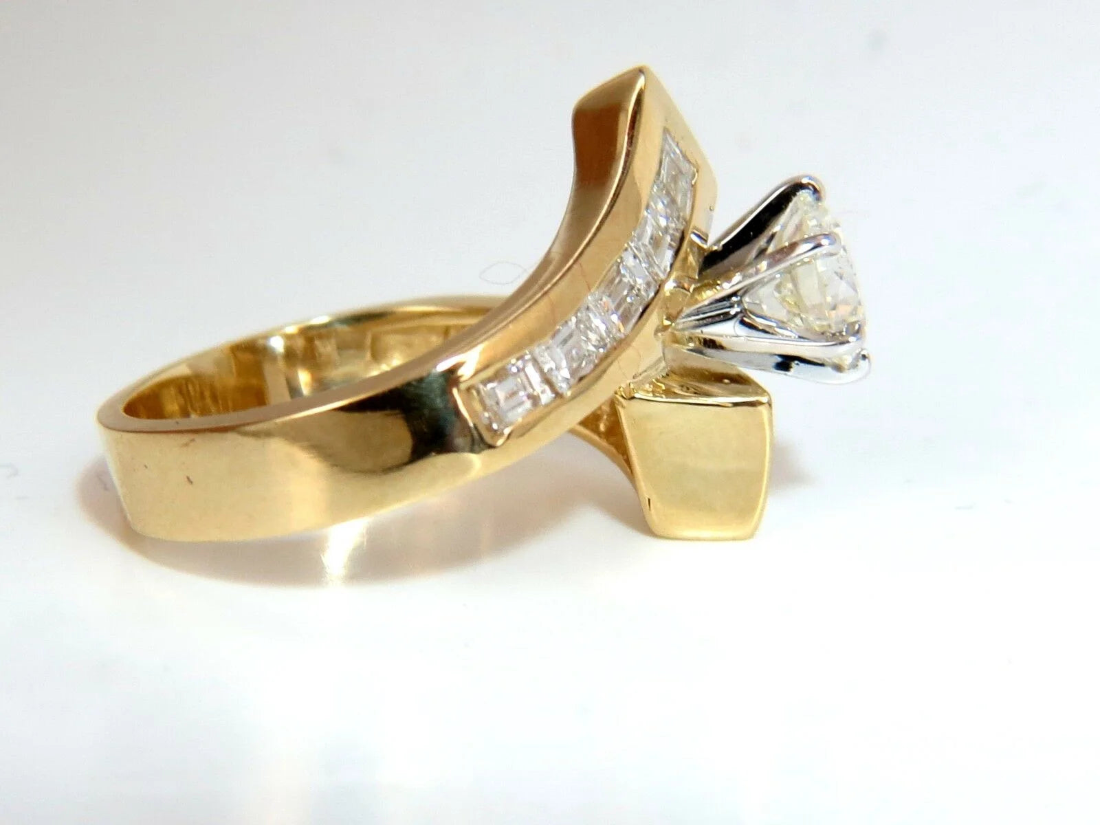 14KT Diamond Crossover Ring I929684