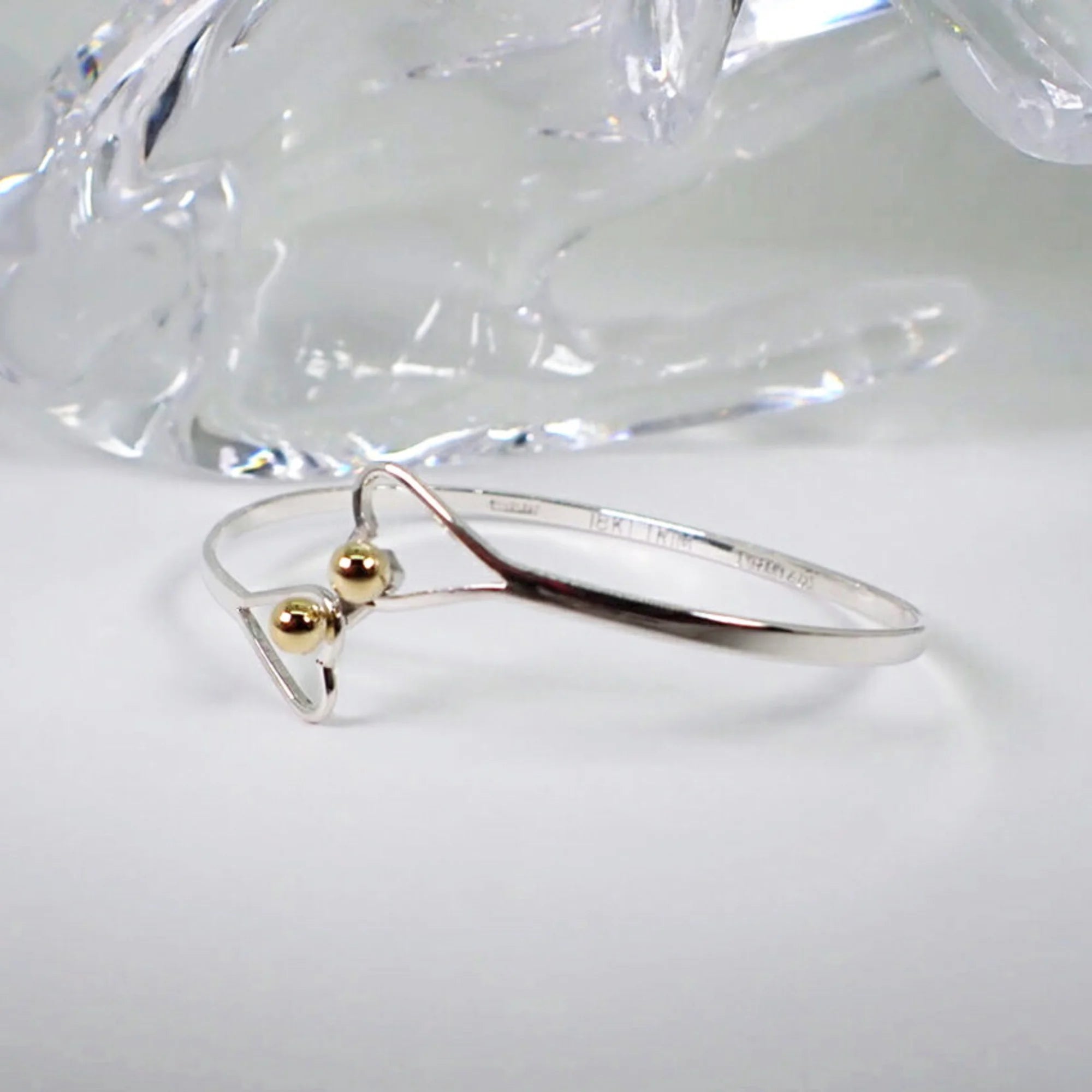 SV925 18KT Heart Bangle M978