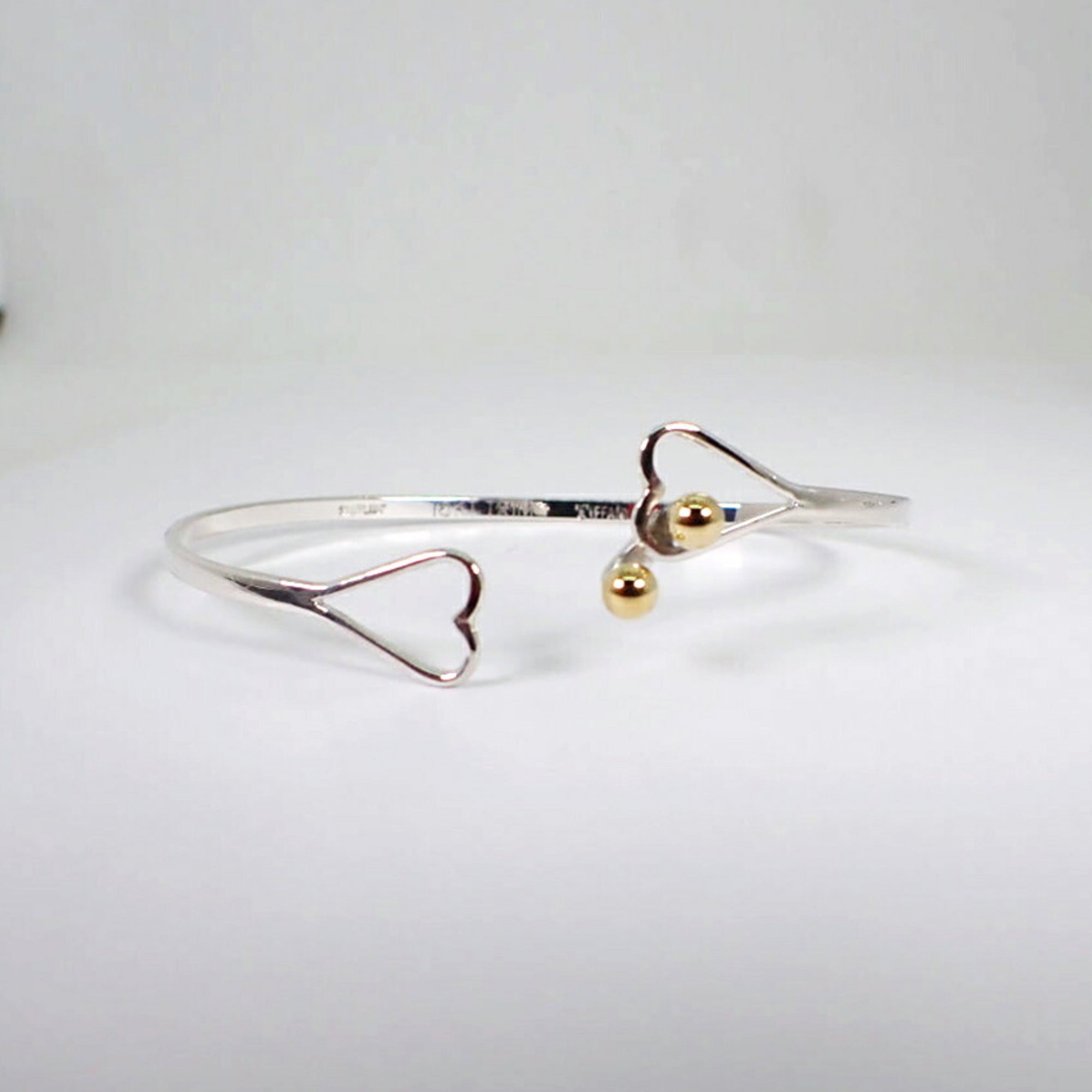 SV925 18KT Heart Bangle M978