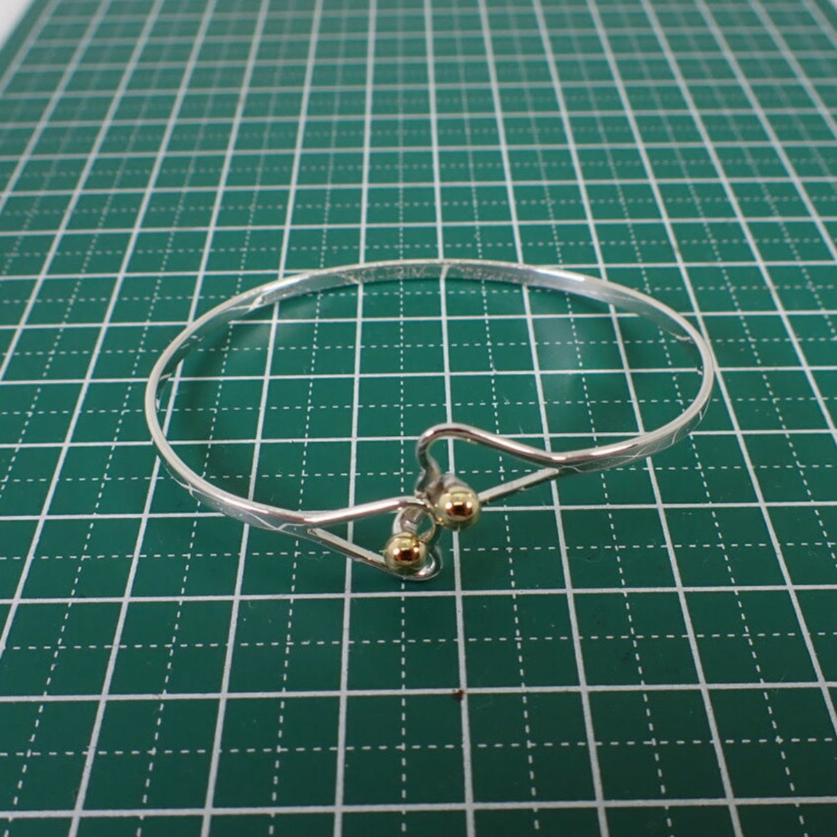 SV925 18KT Heart Bangle M978